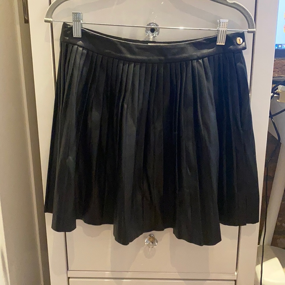 Wilfred Pleated Leather Skirt - Black